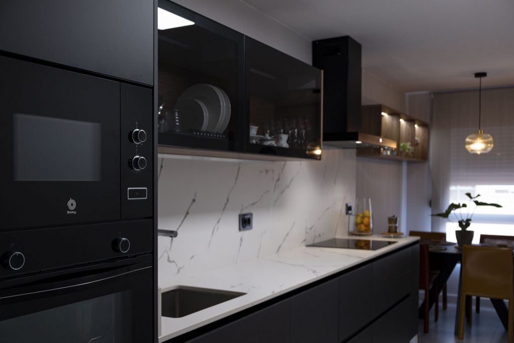 Dinna cocinas y armarios en Tenerife. Alvic, Portasur, Häcker Küchen, Scavolini, Poggenpohl, Leicht, Siematic, Nobilia, Bulthaup, Schmidt, IKEA, Bauformat, Arclinea, Doca, Santos, Mobalpa, Lube, Veneta Cucine, BoConcept, Armony Cucine Bosch, Siemens, Miele, Electrolux, Samsung, LG, Whirlpool, GE Appliances, KitchenAid, Smeg, Fisher & Paykel, Thermador, Sub-Zero, Wolf, Viking, Frigidaire, AEG, Blomberg, Bertazzoni, Gaggenau Silestone, Dekton, Caesarstone, Neolith, Compac, Corian, Lapitec, Laminam, Cambria, Cosentino, TechniStone, Zodiaq, HanStone, Santa Margherita, Quarella, LG HI-MACS, Radianz, Staron, Wilsonart, Durat Blum, Hettich, Häfele, Grass, Salice, Kesseböhmer, FGV, Samet, Titus, Sugatsune, Emuca, Vauth-Sagel, Würth, DTC, Sige, Furnipart, Lamello, Accuride, Repon, SisoDinna cocinas y armarios en Tenerife. Alvic, Portasur, Häcker Küchen, Scavolini, Poggenpohl, Leicht, Siematic, Nobilia, Bulthaup, Schmidt, IKEA, Bauformat, Arclinea, Doca, Santos, Mobalpa, Lube, Veneta Cucine, BoConcept, Armony Cucine Bosch, Siemens, Miele, Electrolux, Samsung, LG, Whirlpool, GE Appliances, KitchenAid, Smeg, Fisher & Paykel, Thermador, Sub-Zero, Wolf, Viking, Frigidaire, AEG, Blomberg, Bertazzoni, Gaggenau Silestone, Dekton, Caesarstone, Neolith, Compac, Corian, Lapitec, Laminam, Cambria, Cosentino, TechniStone, Zodiaq, HanStone, Santa Margherita, Quarella, LG HI-MACS, Radianz, Staron, Wilsonart, Durat Blum, Hettich, Häfele, Grass, Salice, Kesseböhmer, FGV, Samet, Titus, Sugatsune, Emuca, Vauth-Sagel, Würth, DTC, Sige, Furnipart, Lamello, Accuride, Repon, Siso